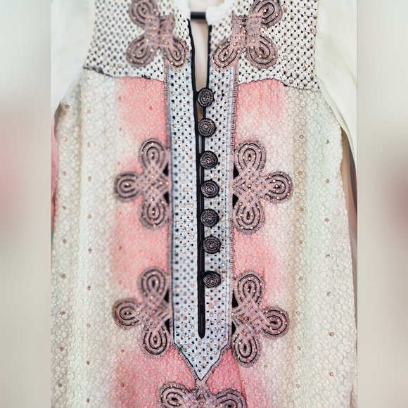 Suit - Picture 5 of 6